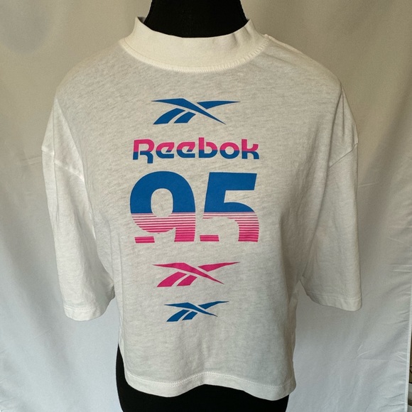 NWOT cropped Reebok tshirt - Picture 1 of 6